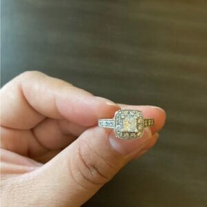 Diamond Engagement Ring 1 ct tw Princess-cut 14K White Gold